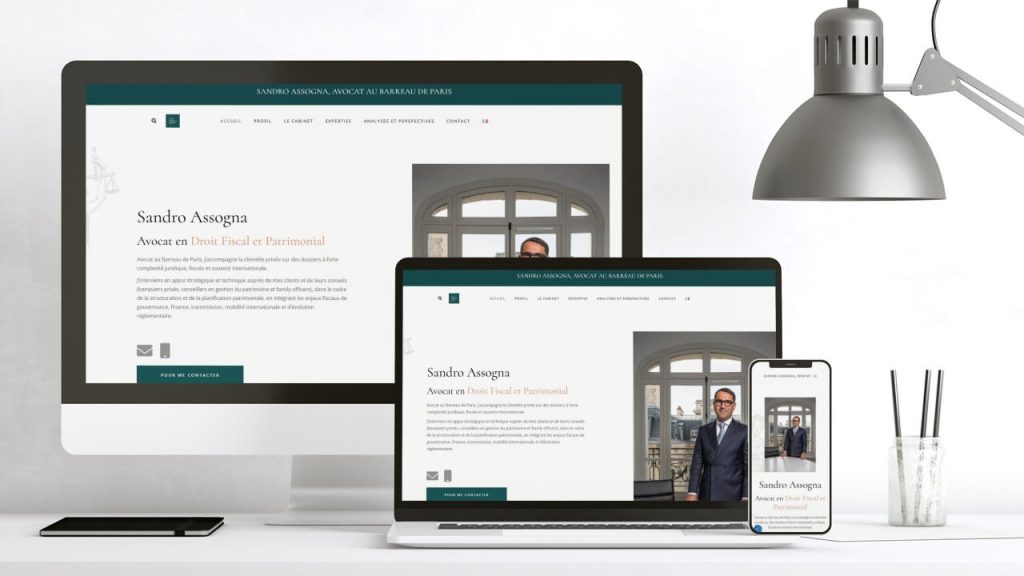 grafica computer desktop, computer portatile e telefono mobile che mostrano il sito dell'avvocato Sandro Assogna